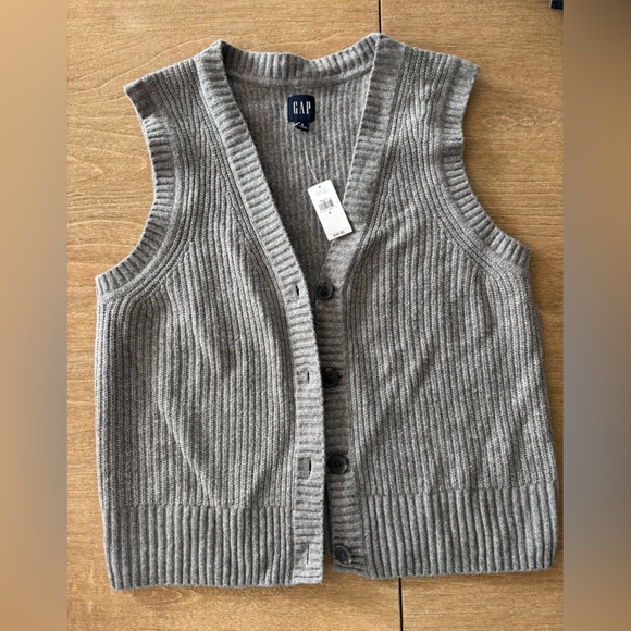 GAP Sweaters - GAP Heather Gray Knit Vest